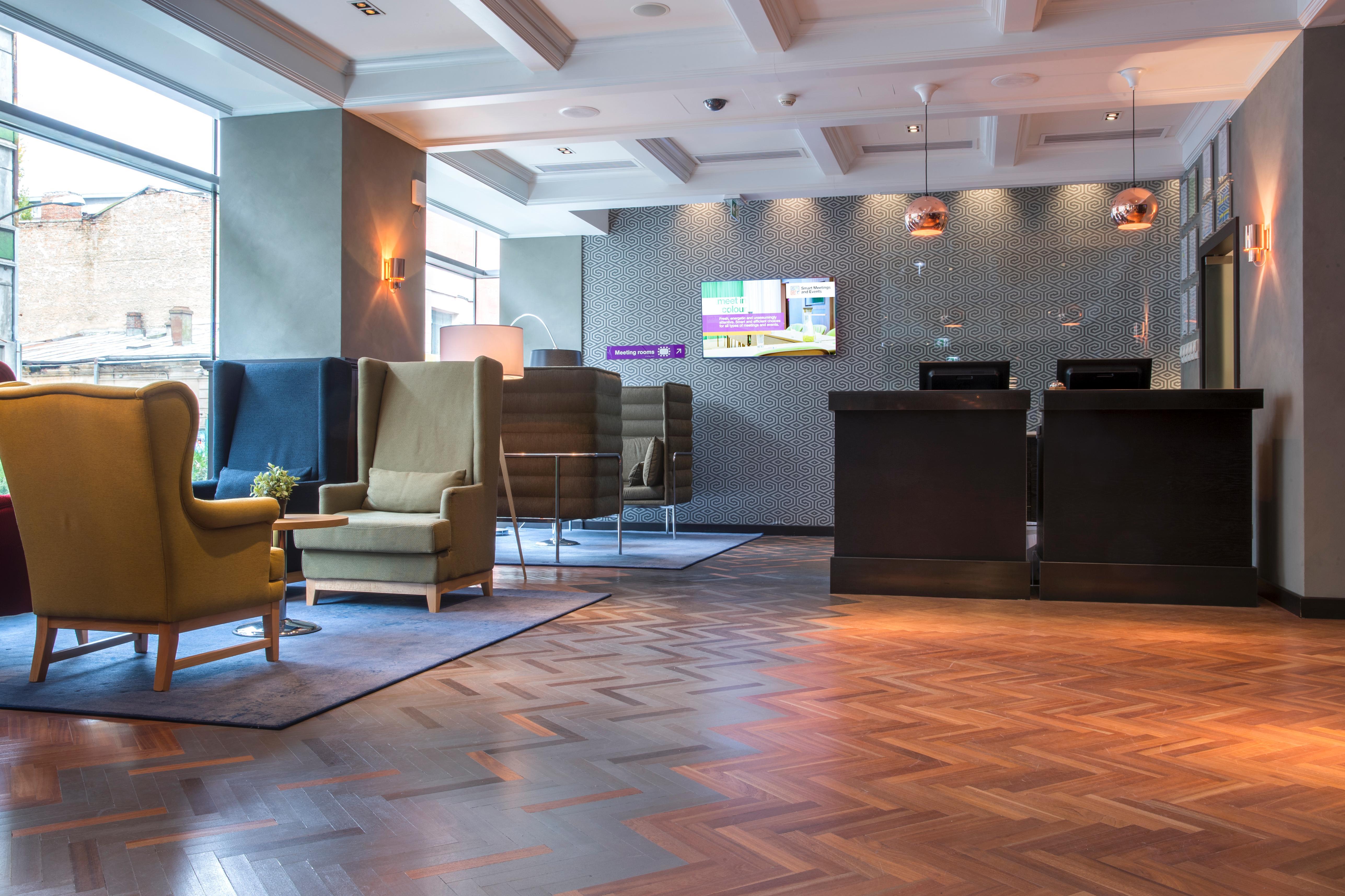Radisson Blu Hotel Bucarest Esterno foto The reception area