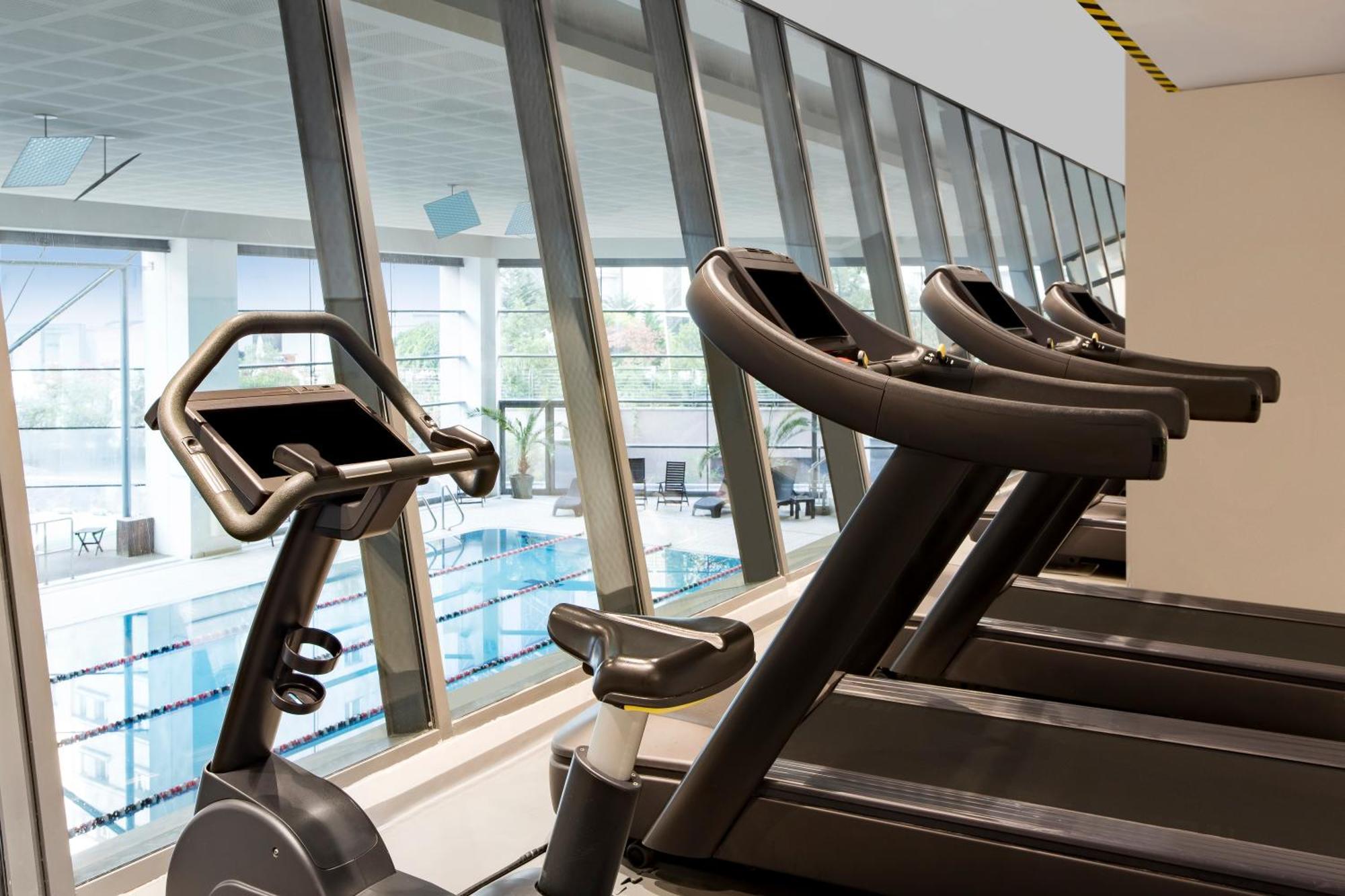 Radisson Blu Hotel Bucarest Esterno foto The gym at the London Aquatics Centre