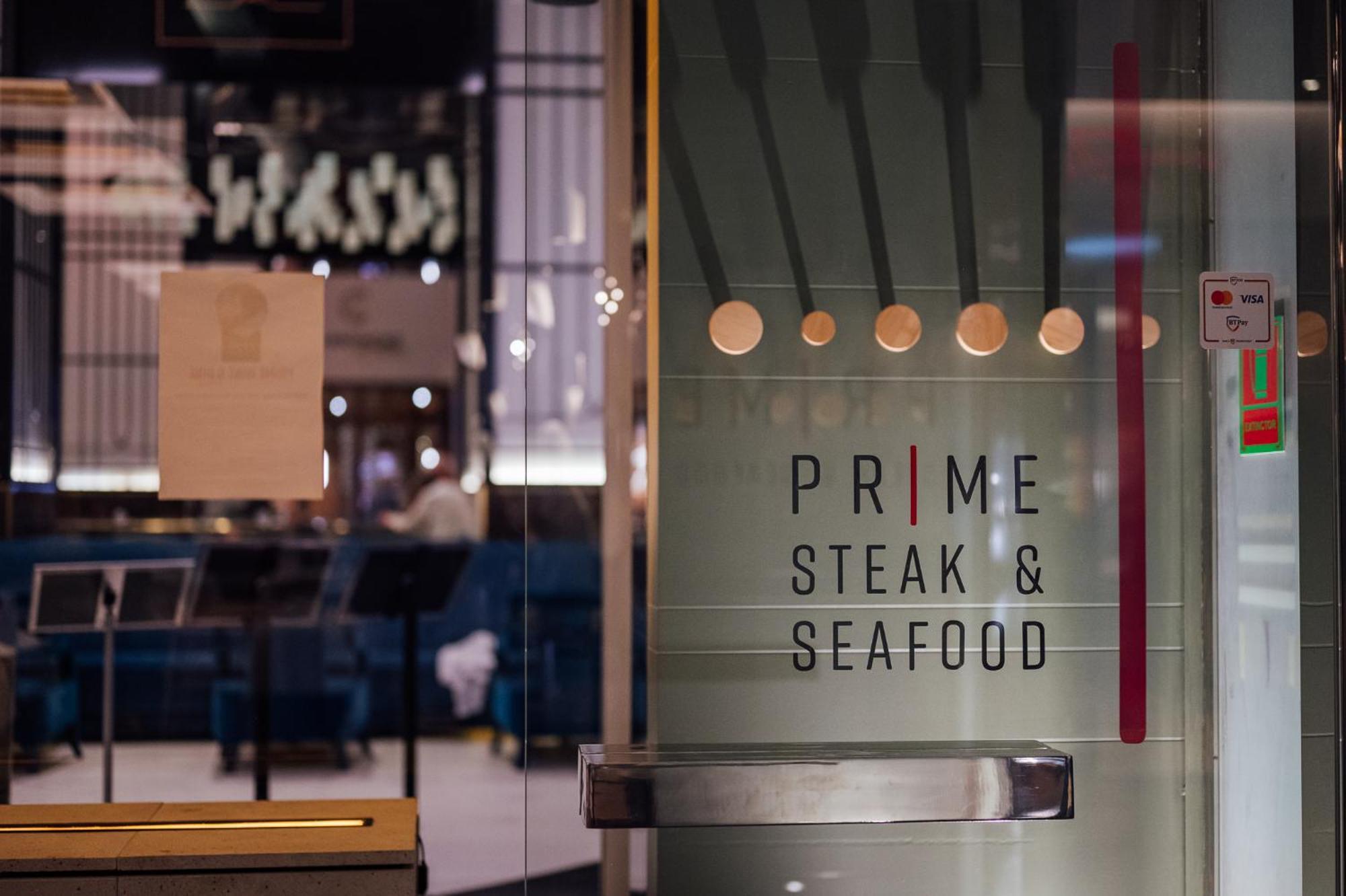 Radisson Blu Hotel Bucarest Esterno foto Prime Steak & Seafood