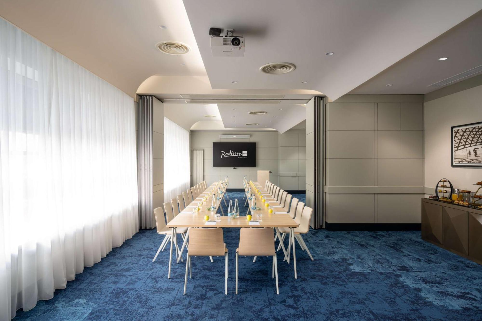 Radisson Blu Hotel Bucarest Esterno foto Meeting room